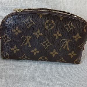 Louis Vuitton monogram pochette cosmetiques
